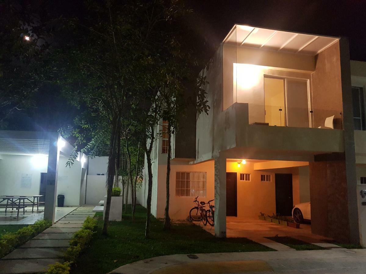 Casa Gaby Selvanova Плая-дель-Кармен Экстерьер фото